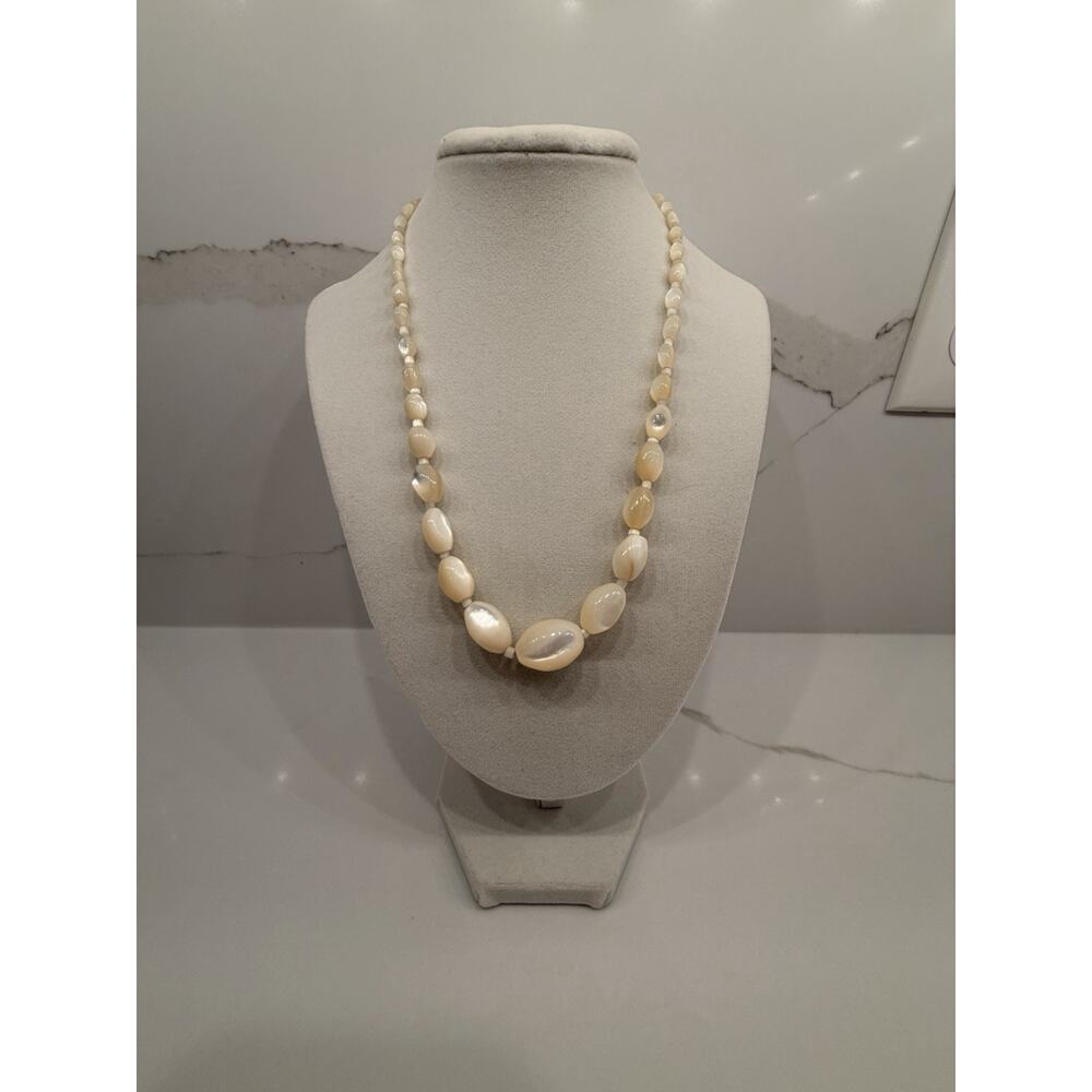 Vintage MOP Mother of Pearl Graduated Bead Necklace 19.5” Cream Ivory Boho